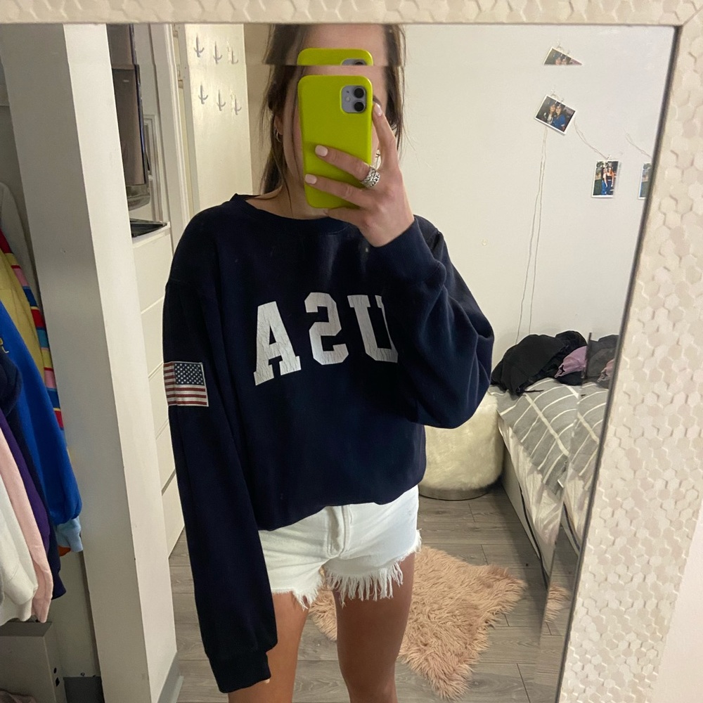 COPY - Brandy Melville Crewneck
